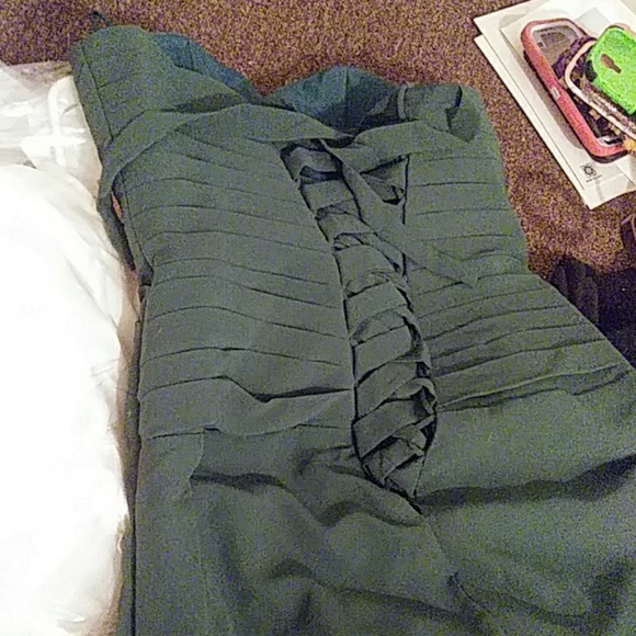 Formal gowns - Picture 2 of 3